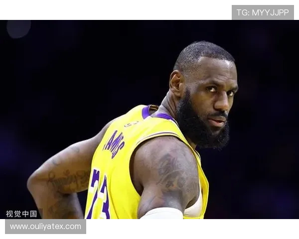 2017年骑士与雄鹿对决詹姆斯精彩表现回顾与分析