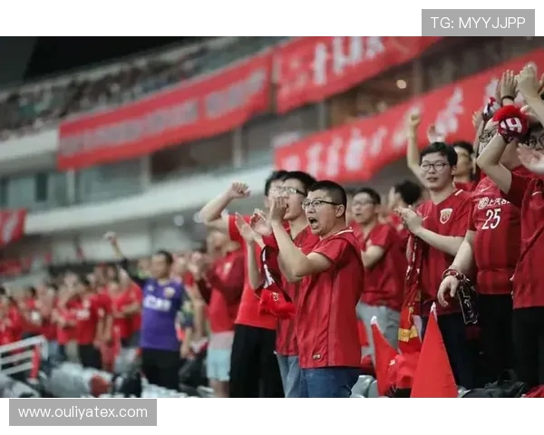 光州足球队迎战全北现代队争夺联赛冠军荣耀的激烈对决