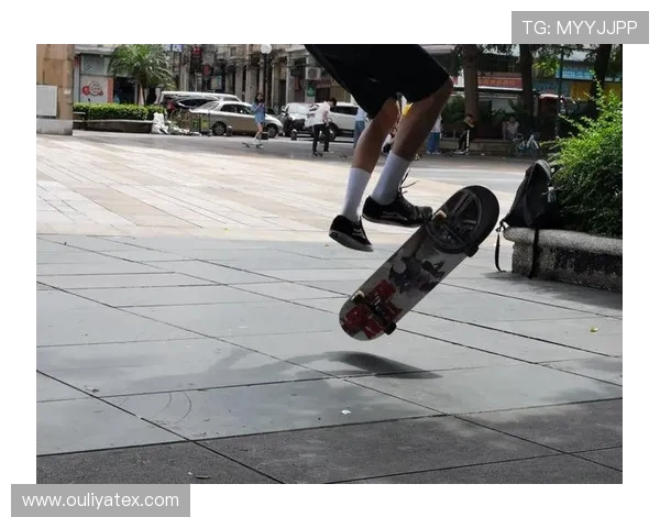 杭州滑板队与重庆滑板队赛后复盘分享比赛经验与策略分析